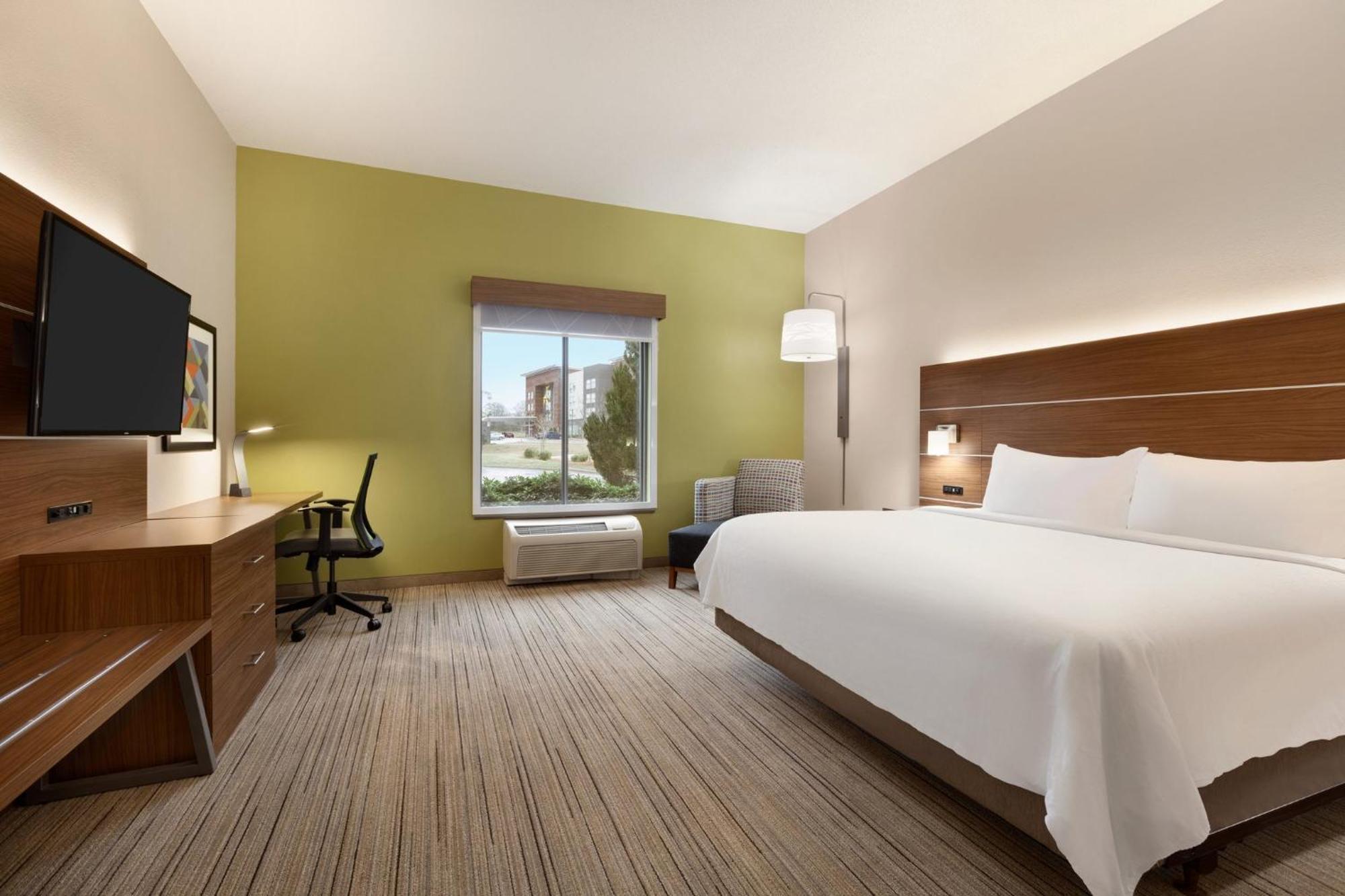 Holiday Inn Express Hotel & Suites Opelika Auburn, An Ihg Hotel Exterior photo